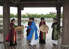 IMG 0491  Traditionel Musik og sang kaldet Quan Ho ved Ho templets pavillon - Hanoi